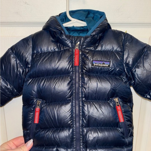 Patagonia Navy Puffer Jacket with Red Accents - Picture 2 of 7